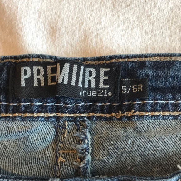 Premiere by Rue21 jeans - Picture 2 of 8